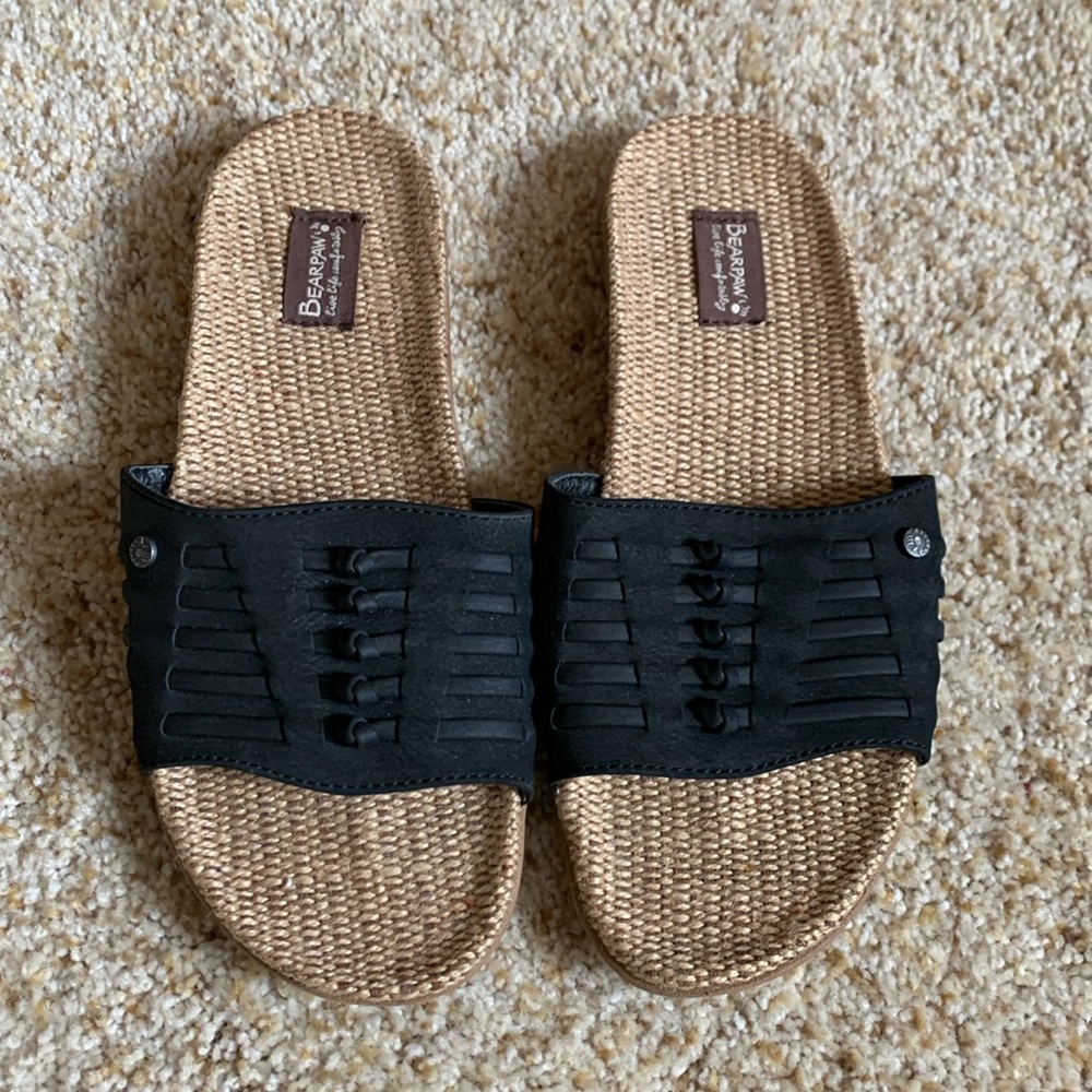 NWOT Women’s BEARPAW sandals size 7